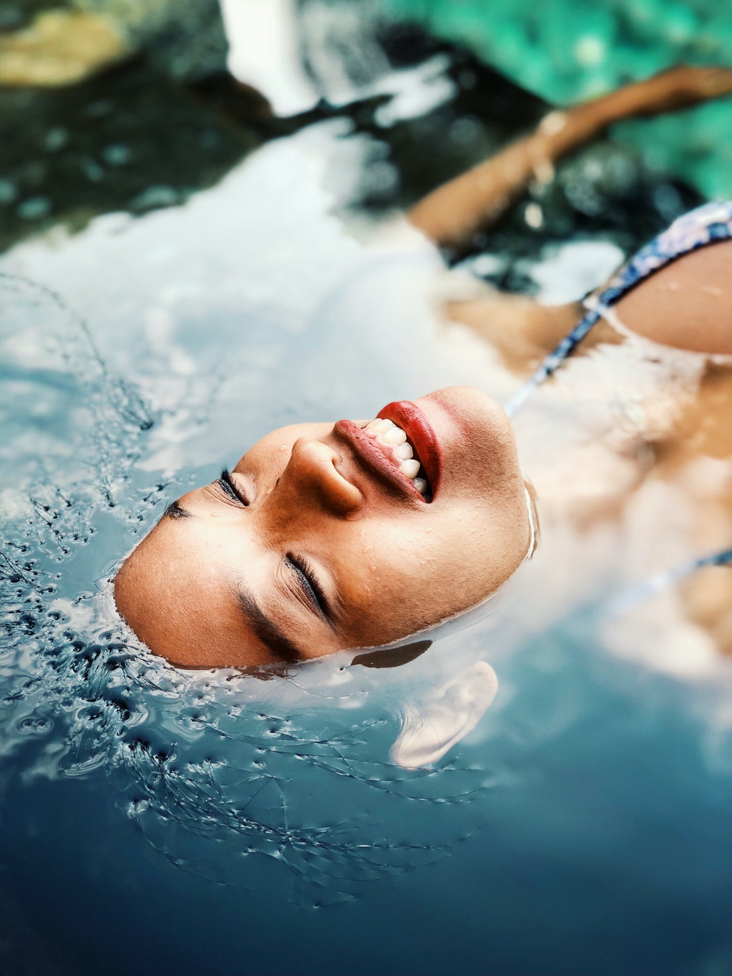 The Facial Maestro Exfoliating